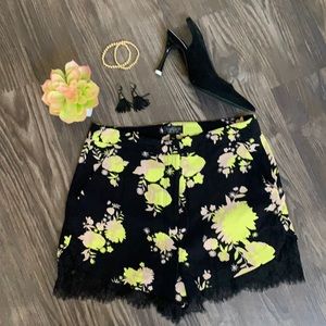 Topshop floral lace shorts size 6